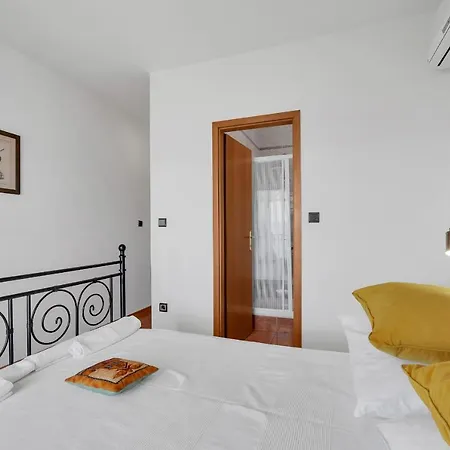 Apartment Lazeta Duce